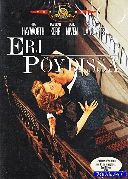 Eri pöydissä
